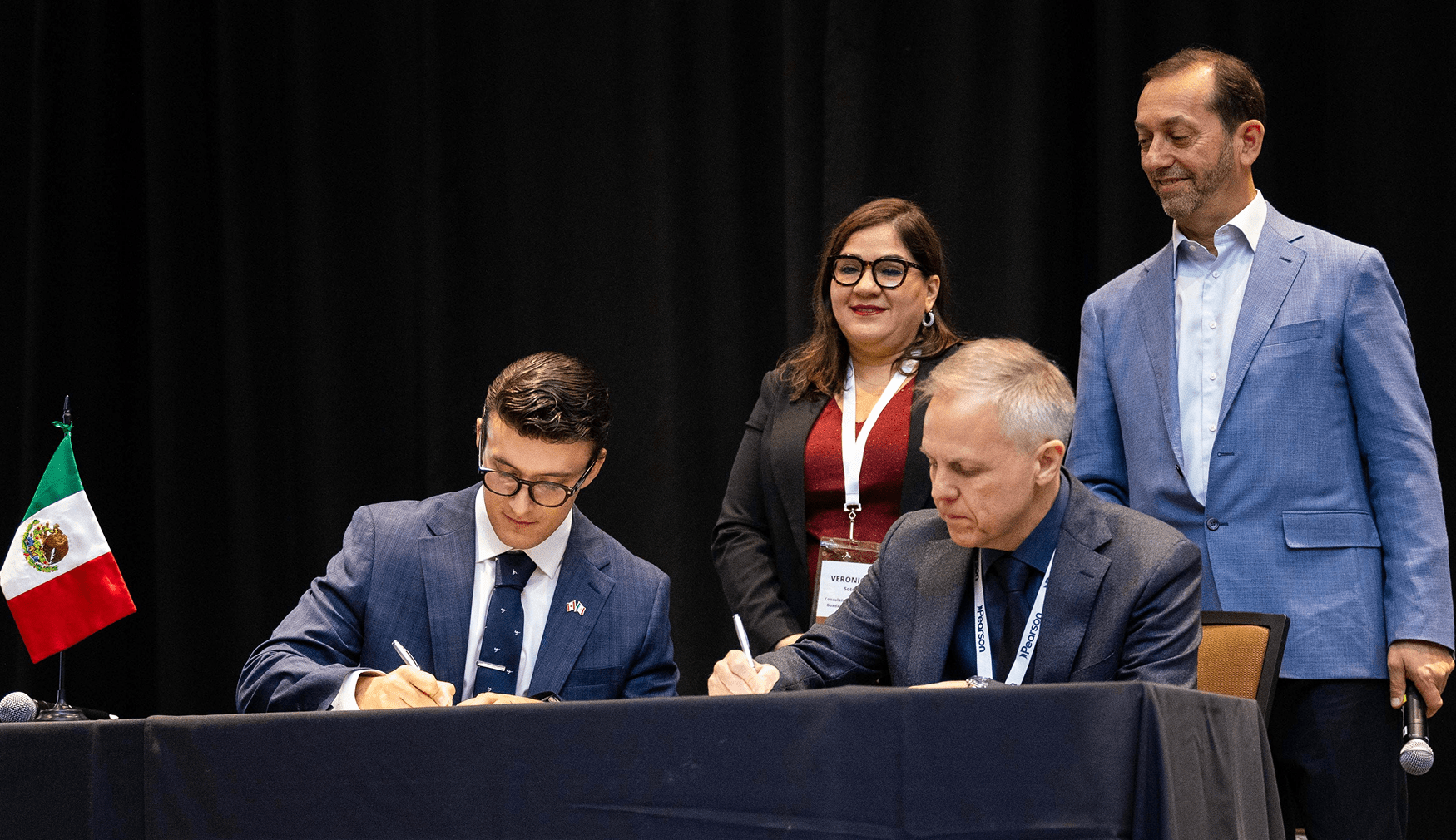 Diego Hernandez Huerta, CEO & Founder of Global Skills Institute and Gary Gervais, President of Languages Canada, signing a new partnership (2)